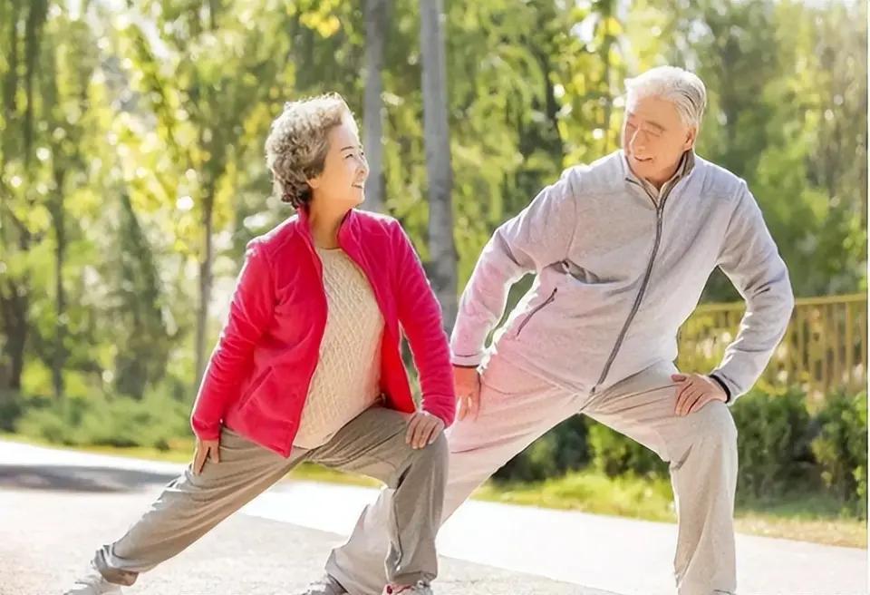 50岁后别躺平！“忙”才是免费养生神器比人参管用10倍五十岁后身体机能下