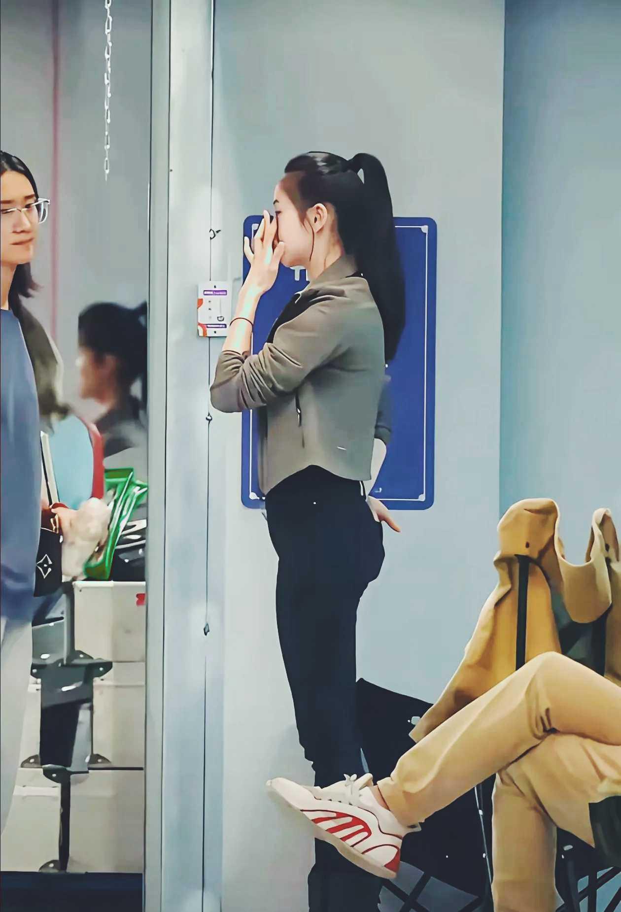 这身材真好，腰以下全是腿