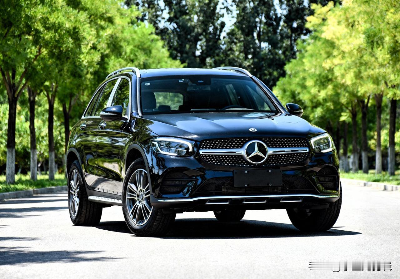 纠结豪华SUV的朋友,十有八九绕不开奔驰GLC。好朋友开24款GLC300L