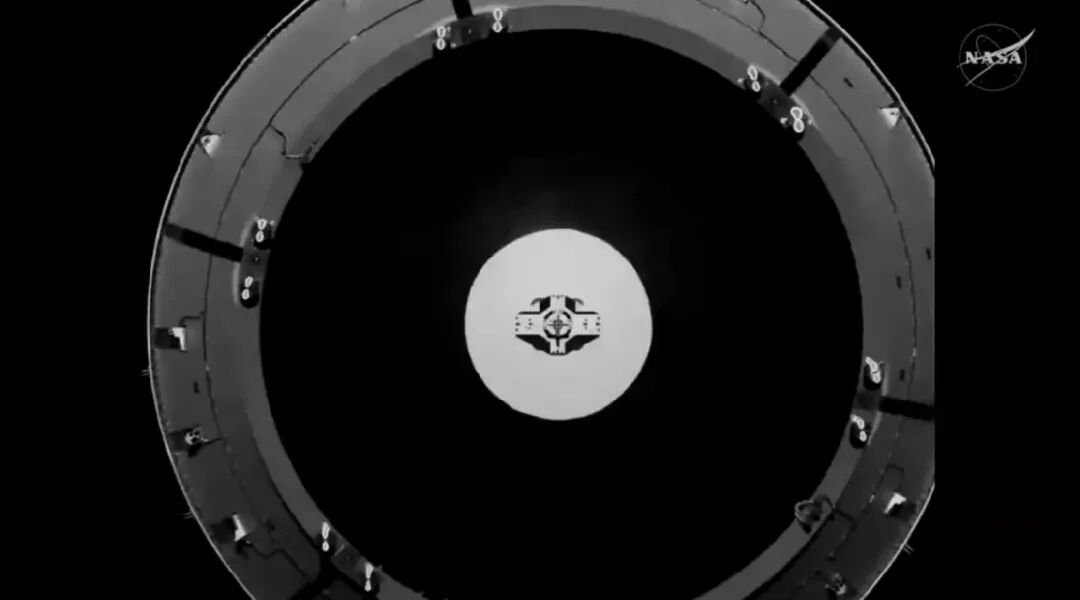 【阿尔忒弥斯2号阿尔忒弥斯2号航天乘组成功完成了近距离操作演示，达成了任务早