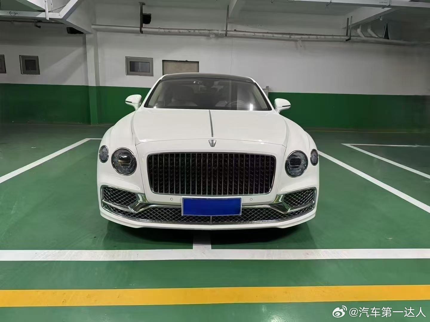 宾利飞驰  白/白蓝V8，市面最新最优雅配色​​​