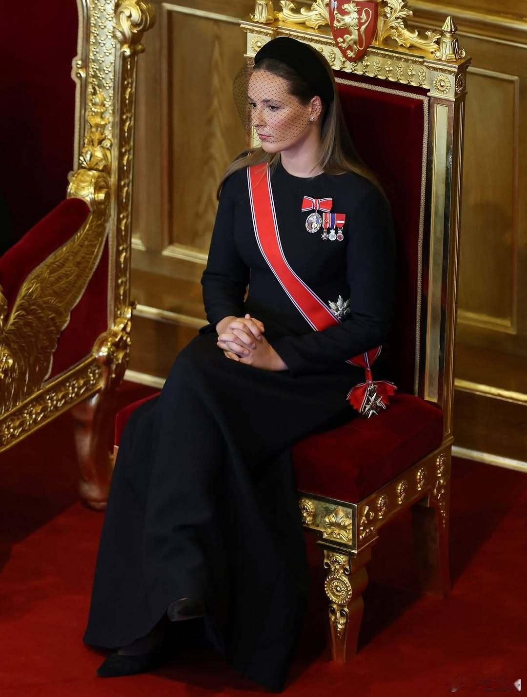 挪威王室🇳🇴9月1日，哈康八世国王、英格丽德·亚历山德拉公主、索尼娅王后、