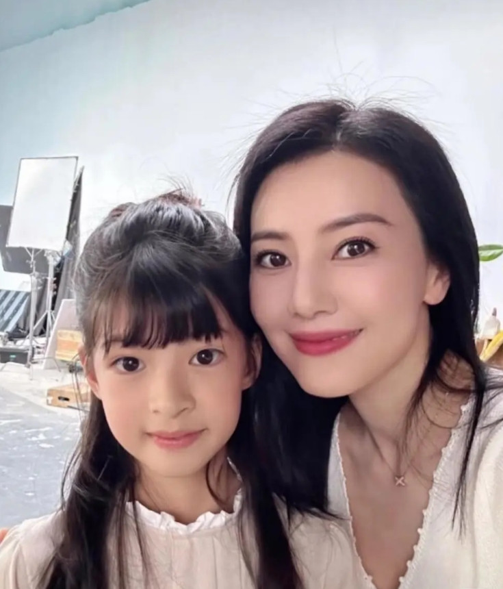 高圆圆和女儿合照，怎么样