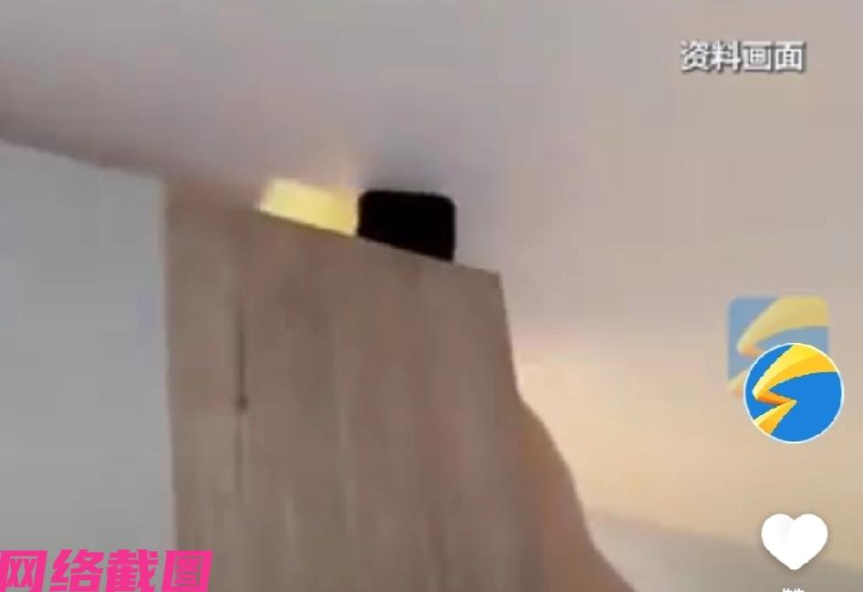 深圳有女子晚上出门扔垃圾，回头时遇到两醉汉电梯口打闹，乱按电梯键，一度让女子与其