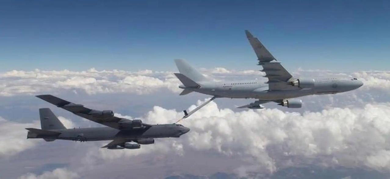 美军在中东又栽了大跟头！两架同温层加油机一死一残，6名机组人员生死未卜。更绝的是