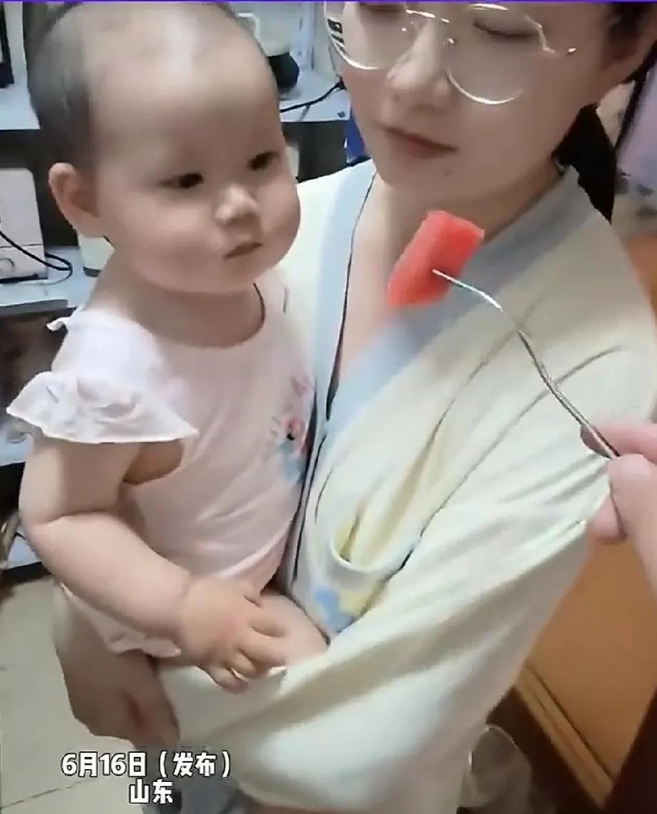 宝宝成长的历程有父母付出的辛苦，但更多的是宝宝给父母带来的快乐。6月16日，山