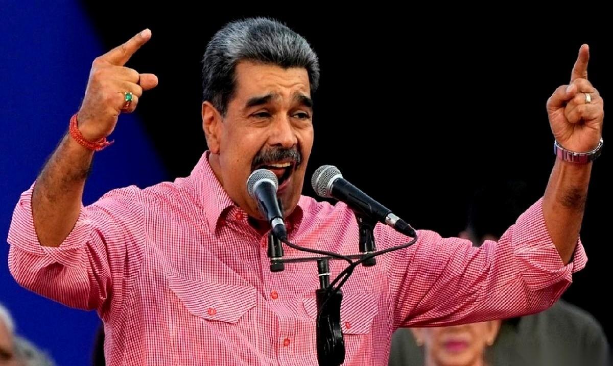 “两年后我下台。我们家那点儿石油，都给你们美国公司开采。”这话听着，像不像被人