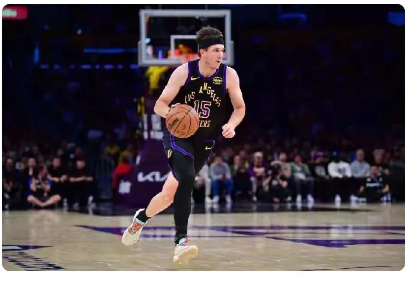 老詹不点头里弗斯未必能把二当家位置坐稳了看看背靠背打热火41岁老头什么样的