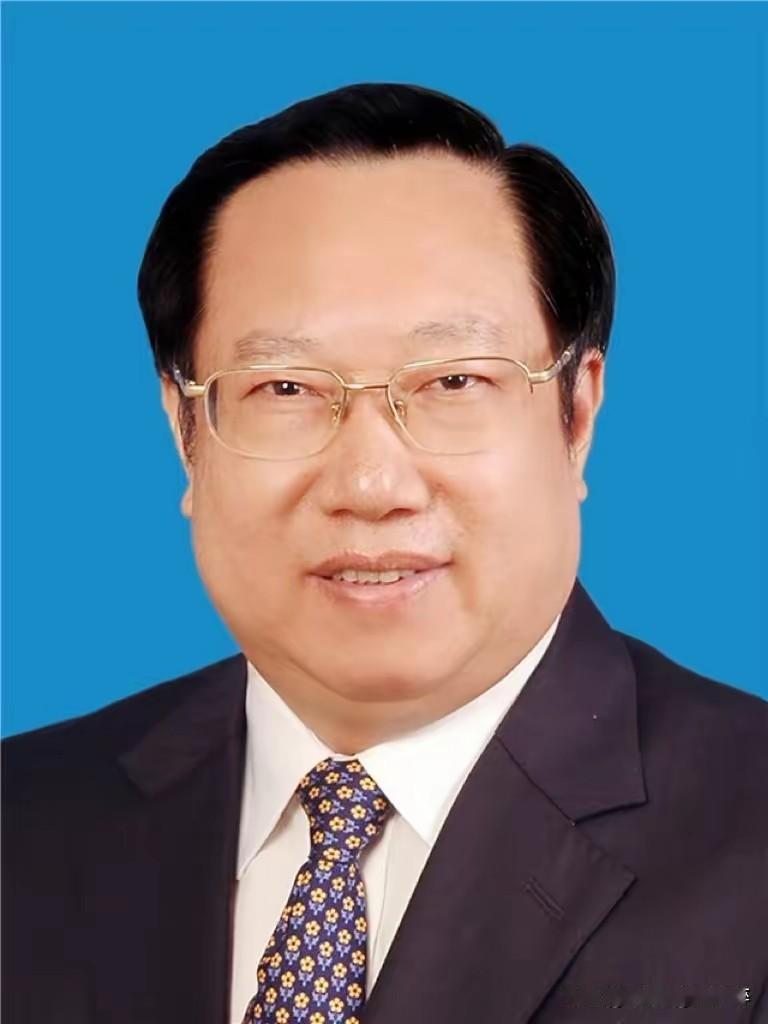 66岁王晓东的能力平平，其从政仕途起源于贵州省，在江西只是一位刘方仁的随身秘书。