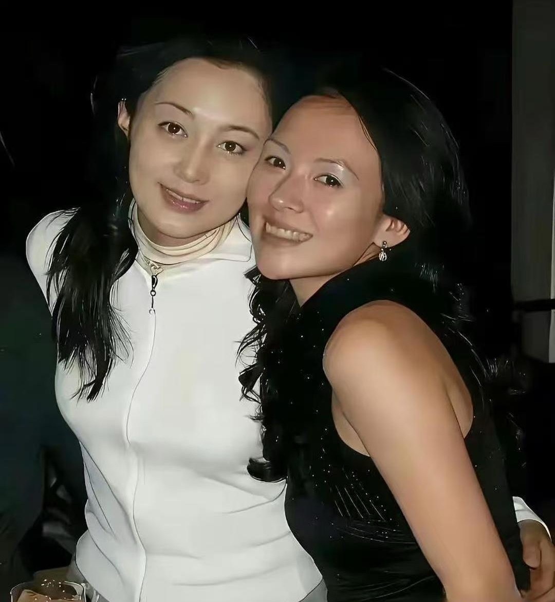 陈凯歌当年甩了倪萍，选陈红，外人都说他是贪那张脸。但陈凯歌自己却说，陈红的美貌并不算什么，真正打动他
