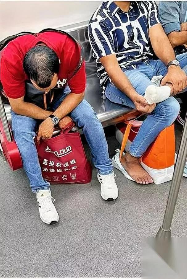 印度人来华频现争议？有些行为实在辣眼睛！最近不少网友吐槽，部分印度访客在