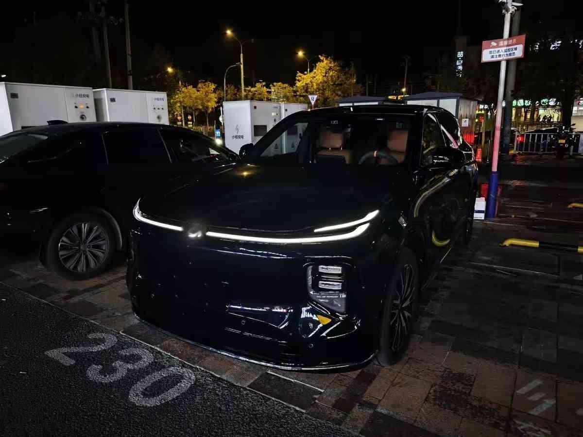 一天三度电，混动车扛不住。这话，我听好几个朋友说过。他们看着自己混动车上那个“