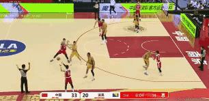 徐杰是得罪了领导吗？今晚徐杰又被派上场了，第三节快结束了，应该是想让徐杰上来走