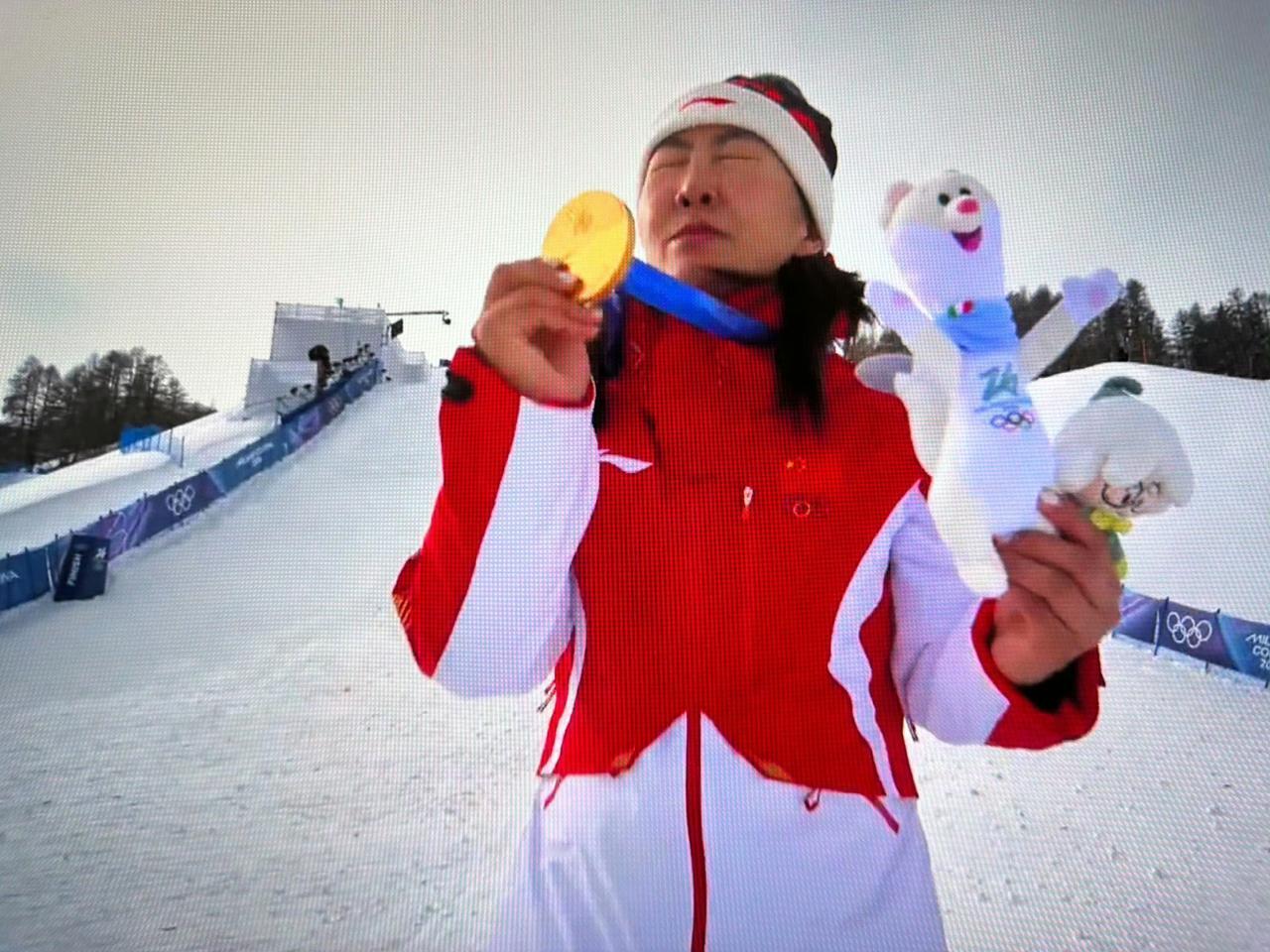 那英的眼光真犀利，四年后，她还是冠军！当大家都以为徐梦桃登上《乘风破浪》的舞