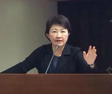 卢秀燕终于看清楚了形势！12月24日，她发表在台中执政7周年的讲话中，已经明显认