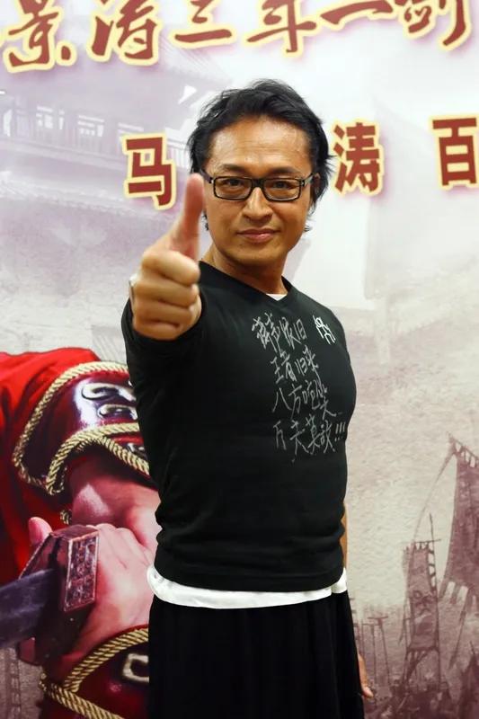 马景涛本质上应该很爱他的前妻吴佳尼，为了保护财产，不连累妻子孩子才选择离婚。吴佳