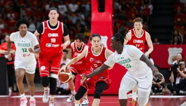 破案了！中国女篮76‑88不敌意大利真因曝光，杨毅点评一针见血中国女篮欧洲拉