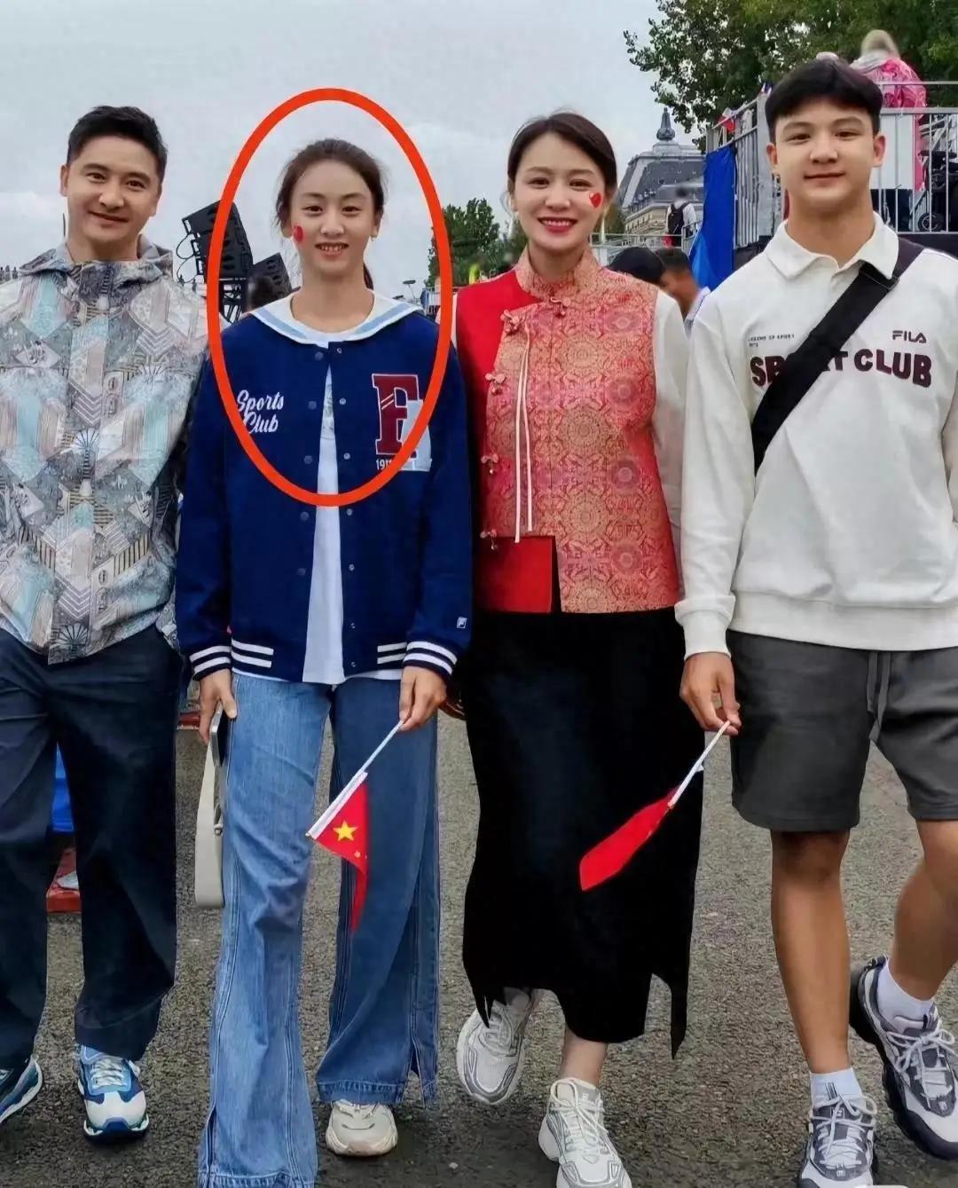 田亮的基因，真的令人搞不懂。首先就是一家四口出行，最明显的一点就是森碟和弟弟