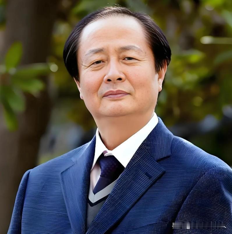 2002年作曲家赵季平的夫人去世后，朋友第二年给他介绍了一个女朋友，这个女人长的