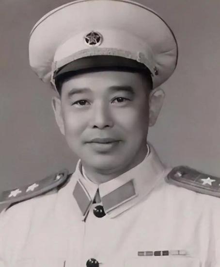 1952年，马家军再次发动叛乱，彭老总躺在病床上对廖汉生下达命令，说杀不干净就不