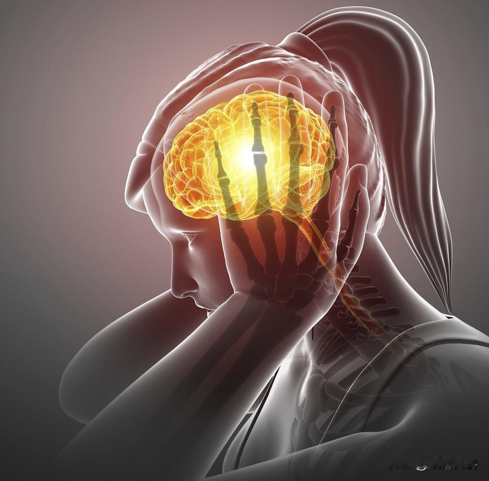 其实精神病人和正常人区别也不大，初期反而觉得变聪明，变胆大了。我一亲戚就是