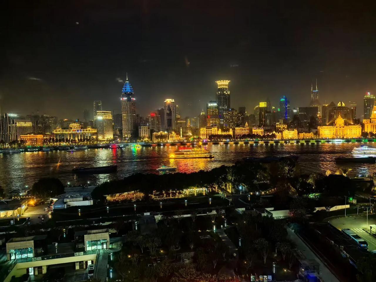 上海陆家嘴。感谢韦教授！历经万水千山，还是祖国最暖人心！陆家嘴浦东陆家嘴