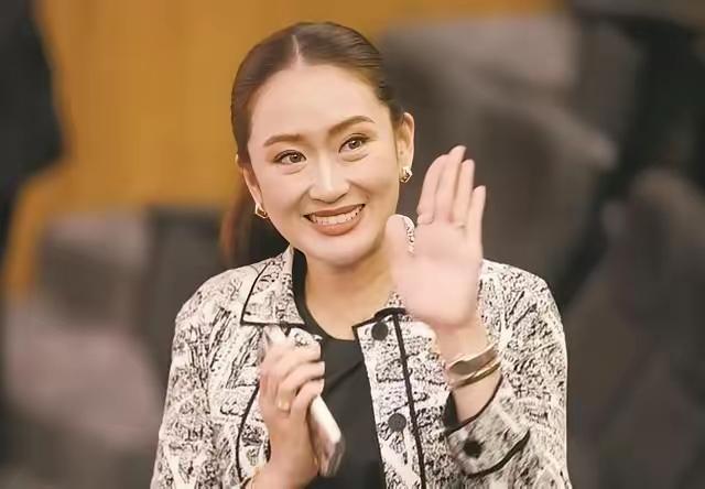 佩通坦被解职，给所有年轻人都提了个醒！那就是不管什么时候，什么场合，对同事