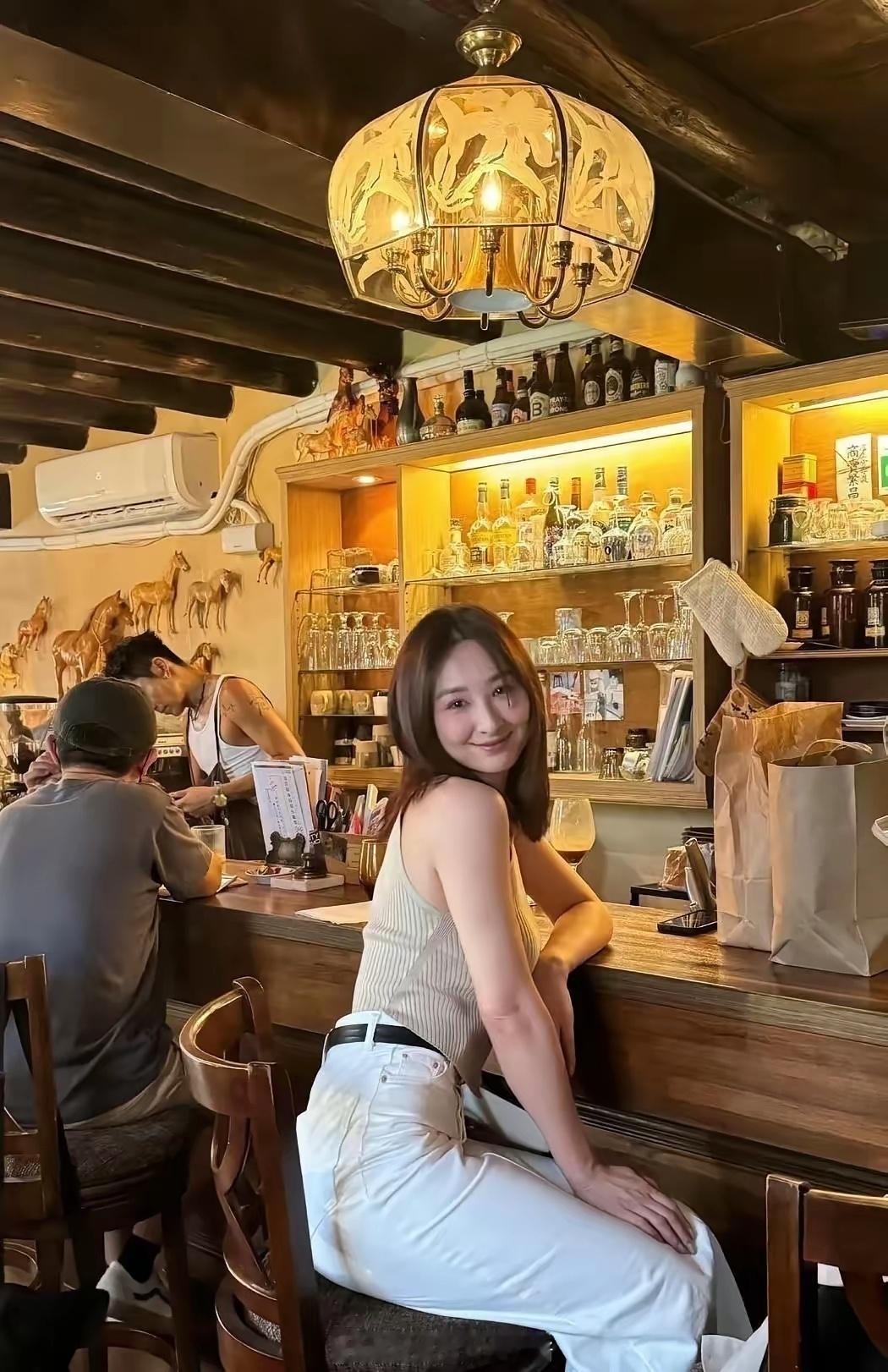 高海宁这种才是好身材，看起来一副气血很足的样​​​