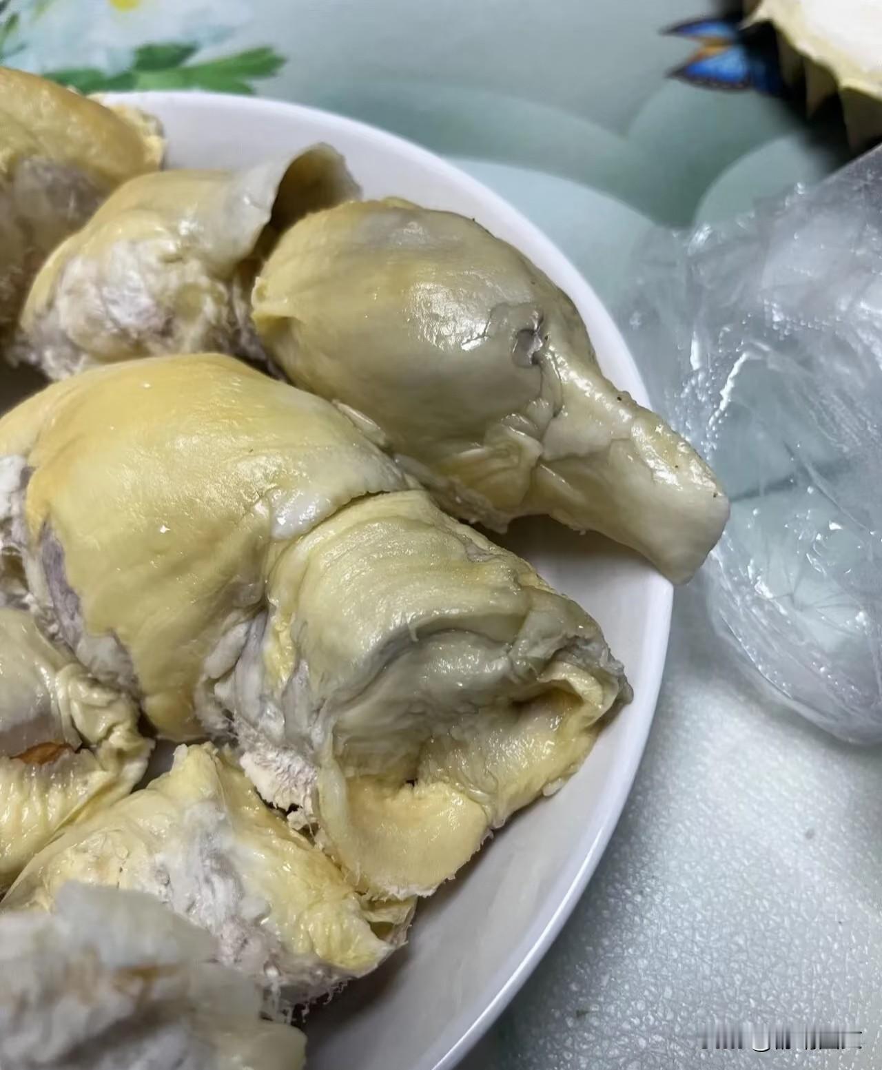 急、急、急在线等！卖保险的朋友送的榴莲说是黑金品种，这是真的吗？我咋感觉像是