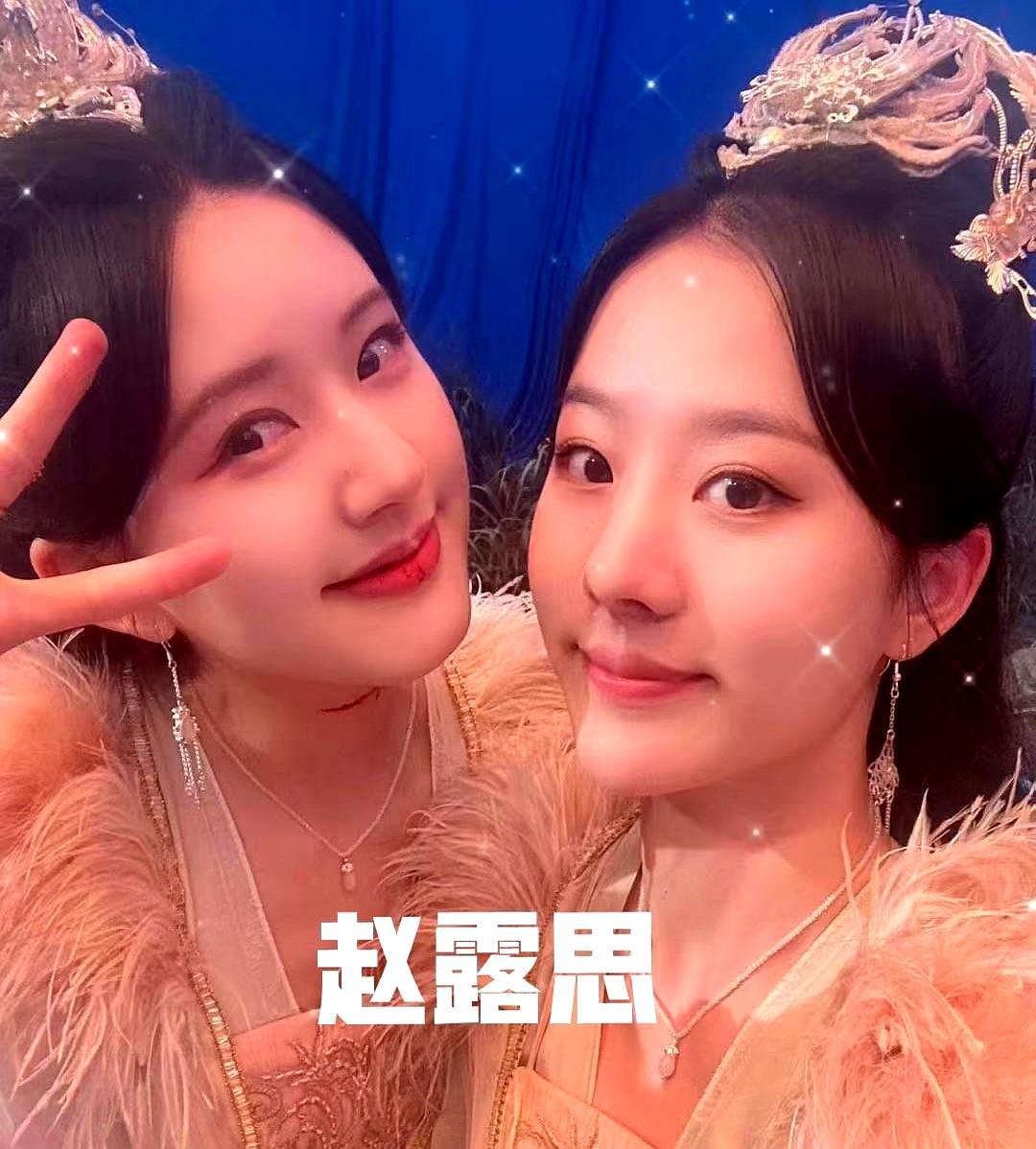 一张合影，左边吴京，右边“吴京”，连亲妈都愣神。这就是孙国帅，99%撞脸，流量直