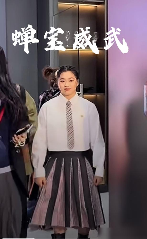 全红婵穿白衬衫签万家乐！千万代言费到手居然不到450万？2024年巴黎奥运