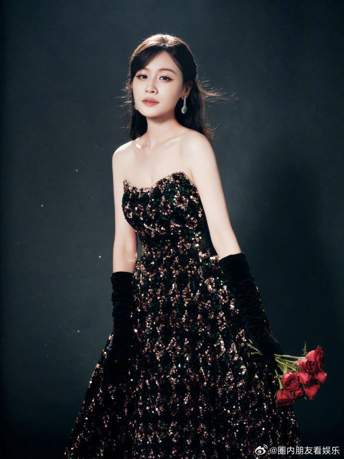 叶一茜上个综艺变了个人叶一茜是吃防腐剂了吗看了综艺才发现叶一茜这么飒！黑色闪钻