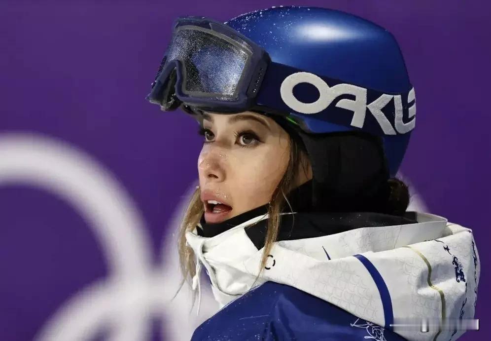 这几天一直在关注米兰冬奥会，看到谷爱凌赛后采访那段，我心里真挺不是滋味的。