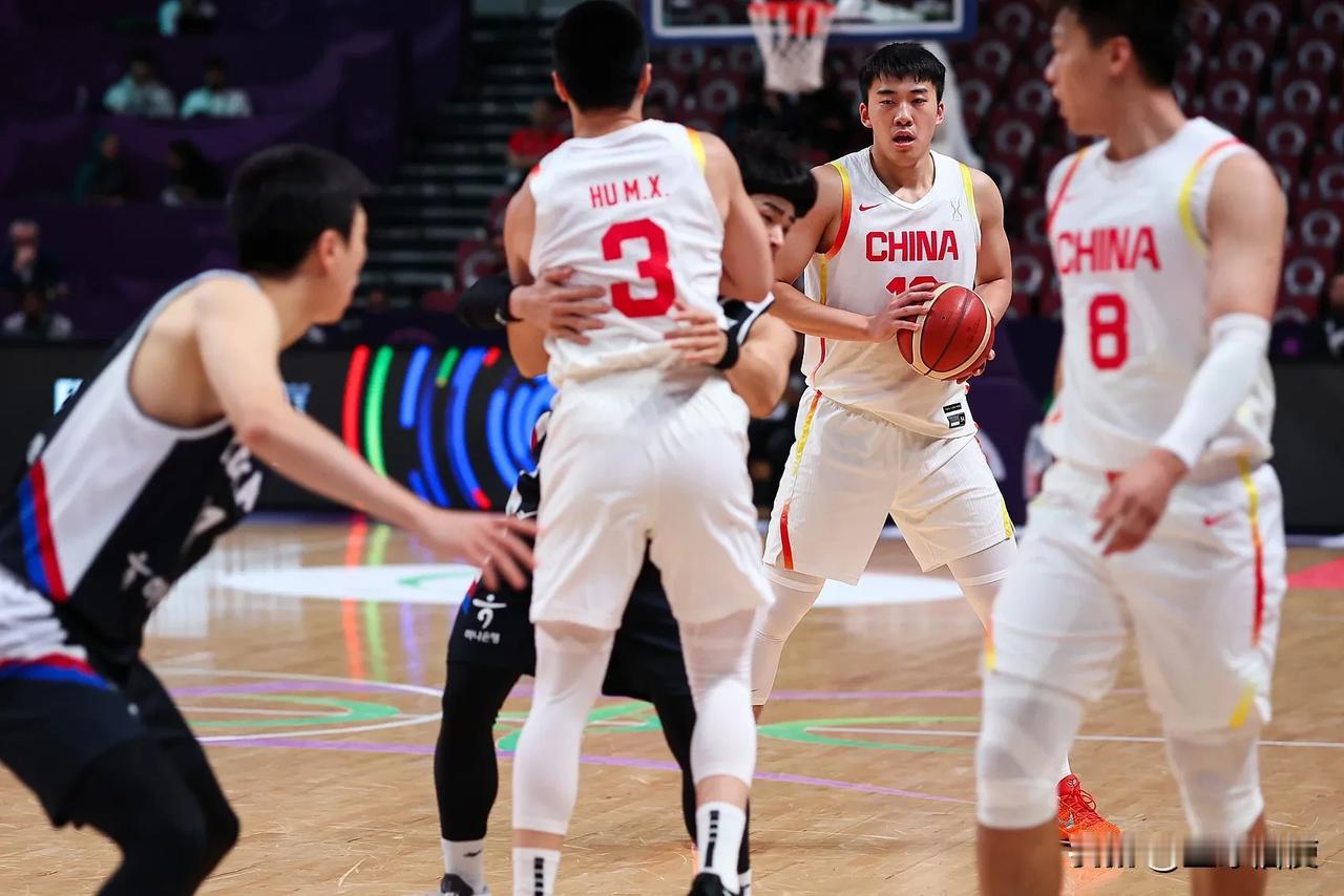 再好也进不了NBA，努力做中国的斯科拉亚洲杯场均狂砍14分，国际篮联赛