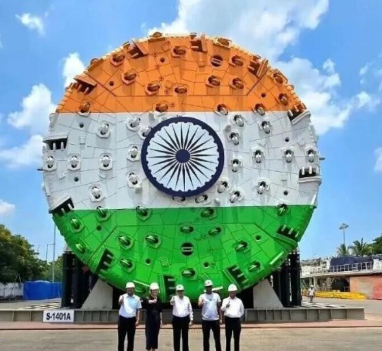 佩服印度人的脑洞印度不知道从哪里搞到一台中国制造的二手盾构机，然后进行一番花