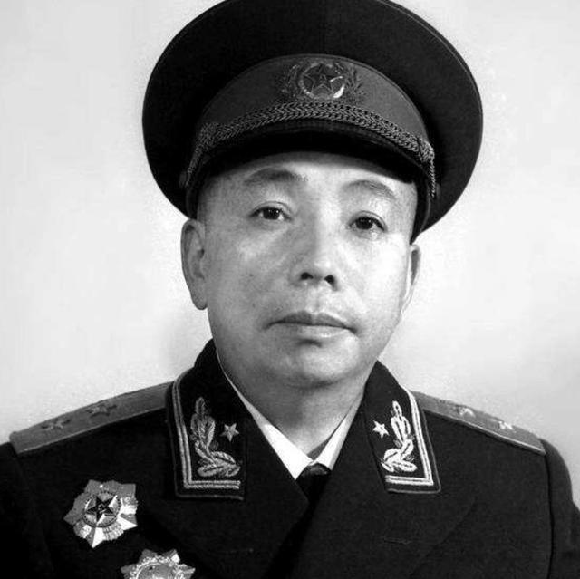 1955年1月，徐立清副部长私自将自己的名字写进了中将的名单中，却没想到这个举动