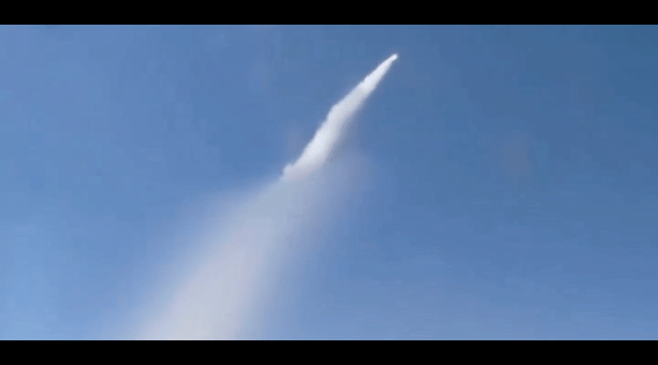 伊朗伊斯兰革命卫队公布了“真实承诺-4”行动第41轮导弹攻击的视频，共发射了10