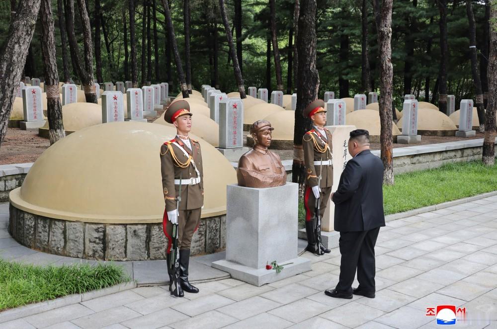 朝中社报道，7月26号，金正恩在朝鲜劳动党中央委员会书记赵甬元、金成男、朱昌日，
