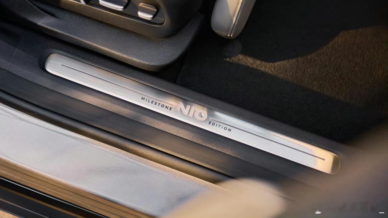 纪念版上市了，34.98万，为庆祝第30万台交付而来。说实话，30万辆对国产高端