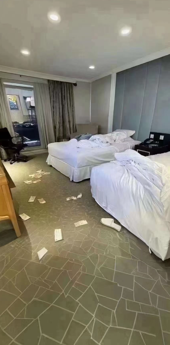老公去出差，说是一个人睡得、