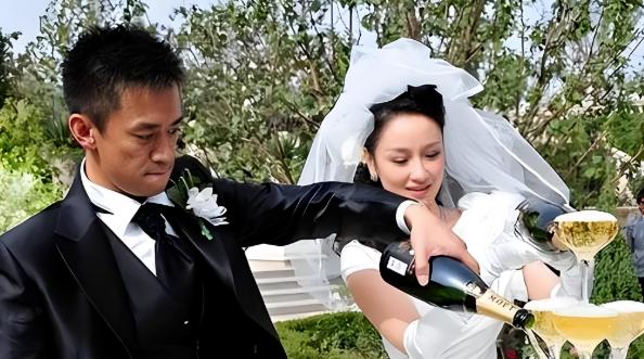 2006年，李金羽为婚房忙前忙后，装修完后向孙宁求婚。他认真规划着两个人的生活，