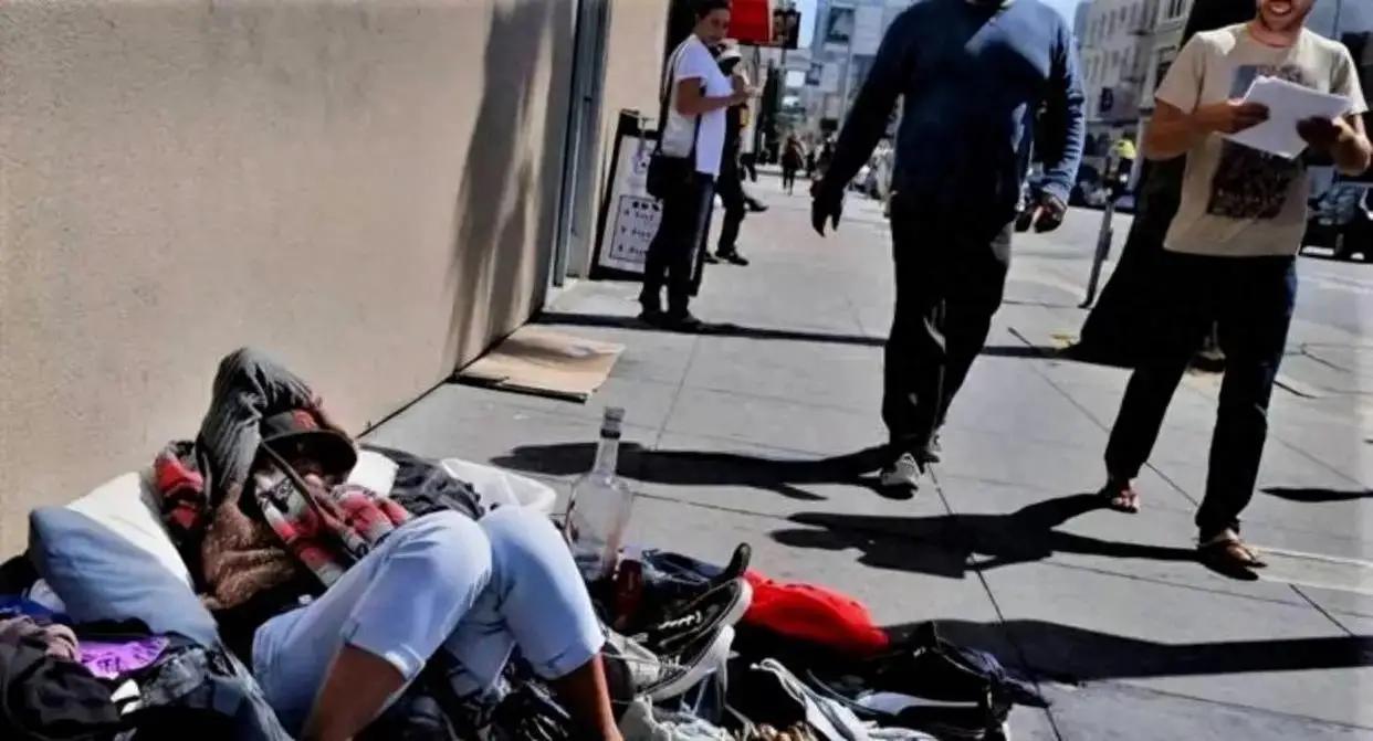 牢A的视频很火，给人一种感觉美国要亡国，其实这是错觉。美军腐败天下皆知，美国社会