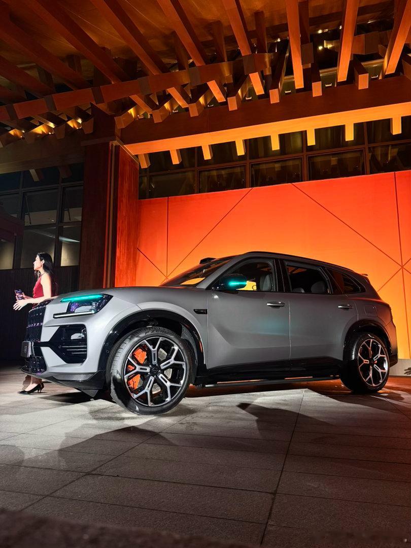 极氪8X29分钟大定破万极氪8X上市后半小时大定破万这个其实在意料之中毕竟产品