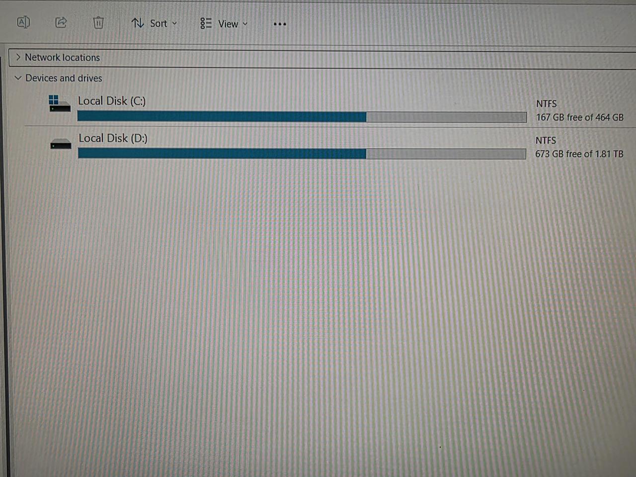 有人发了两台电脑的硬盘容量条截图，两条进度条长度几乎一样。为了确认不是视觉误差，
