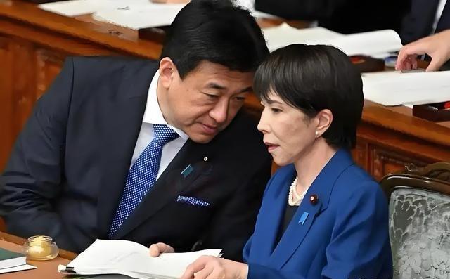 日本反应之快令人惊讶！12月15日下午，日本内阁官房长官召开记者会，针对东方大国