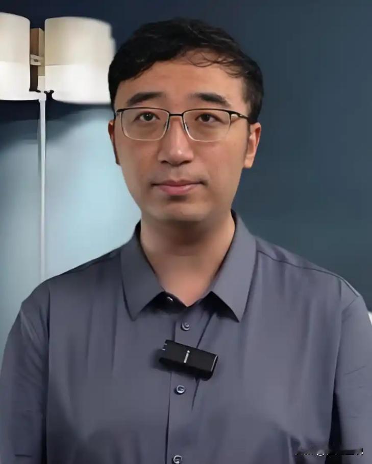 一个清华的研究生，找工作接二连三地碰壁，后来他一气之下，跑去应聘月薪4000元的