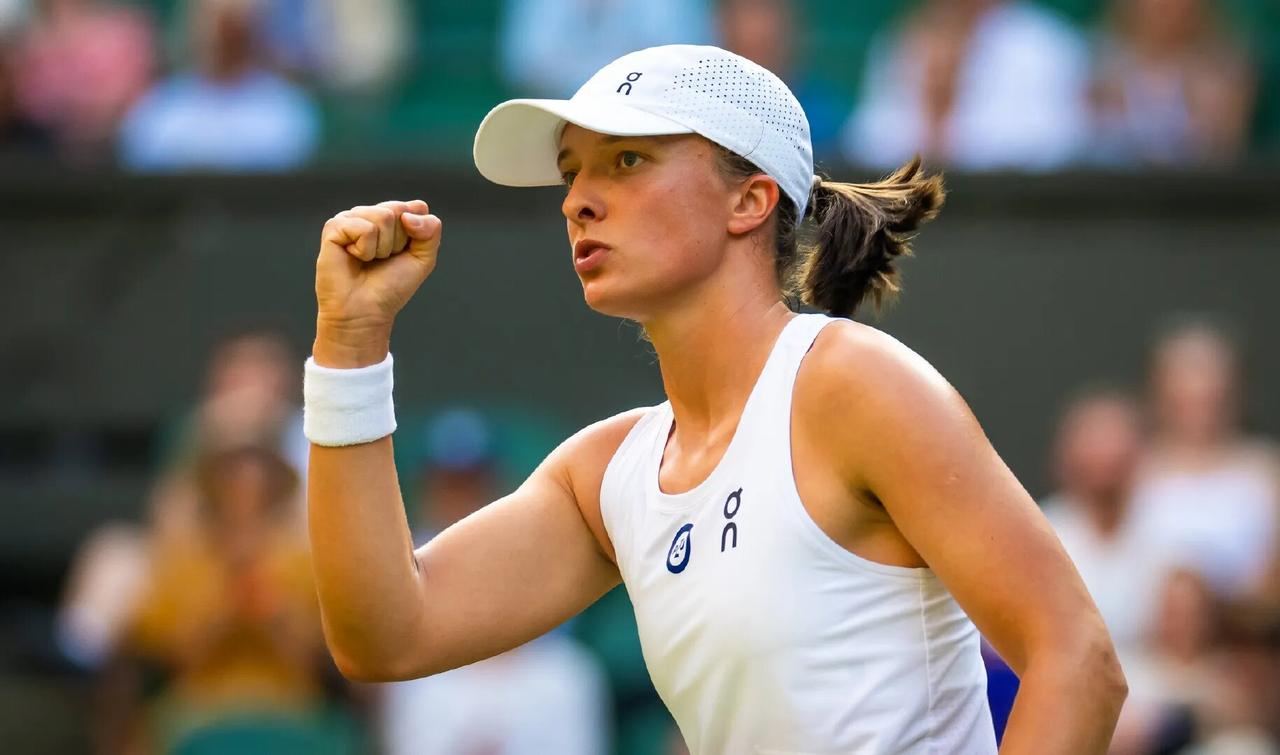WTA500首尔站刚刚结束了一场女单1/8决赛，赛会1号种子、世界排名第2的波兰