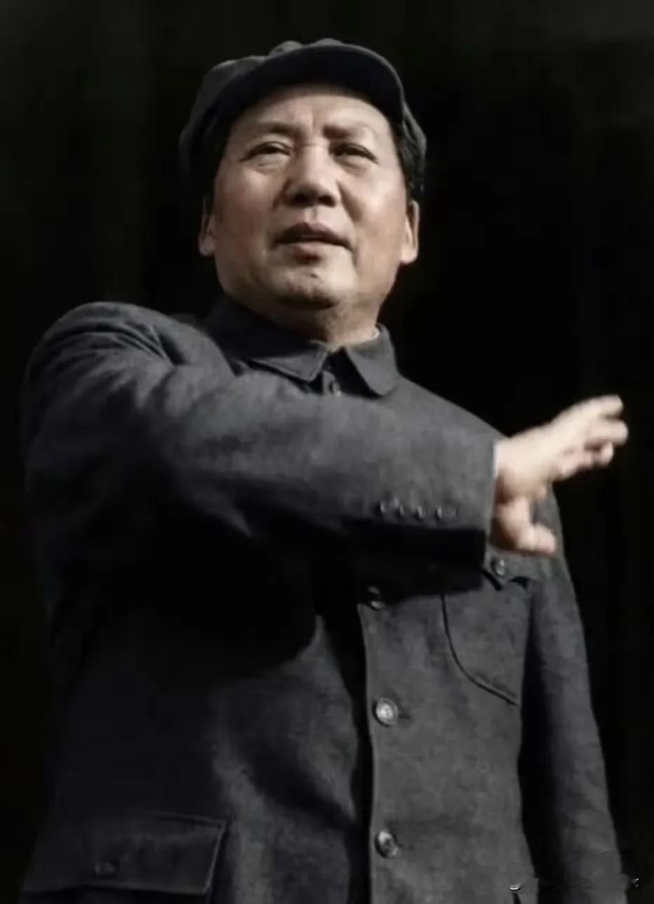 千古伟人，万古流芳！[玫瑰][玫瑰]将永远鼓舞着中国人民继续前进！伟大领袖毛主