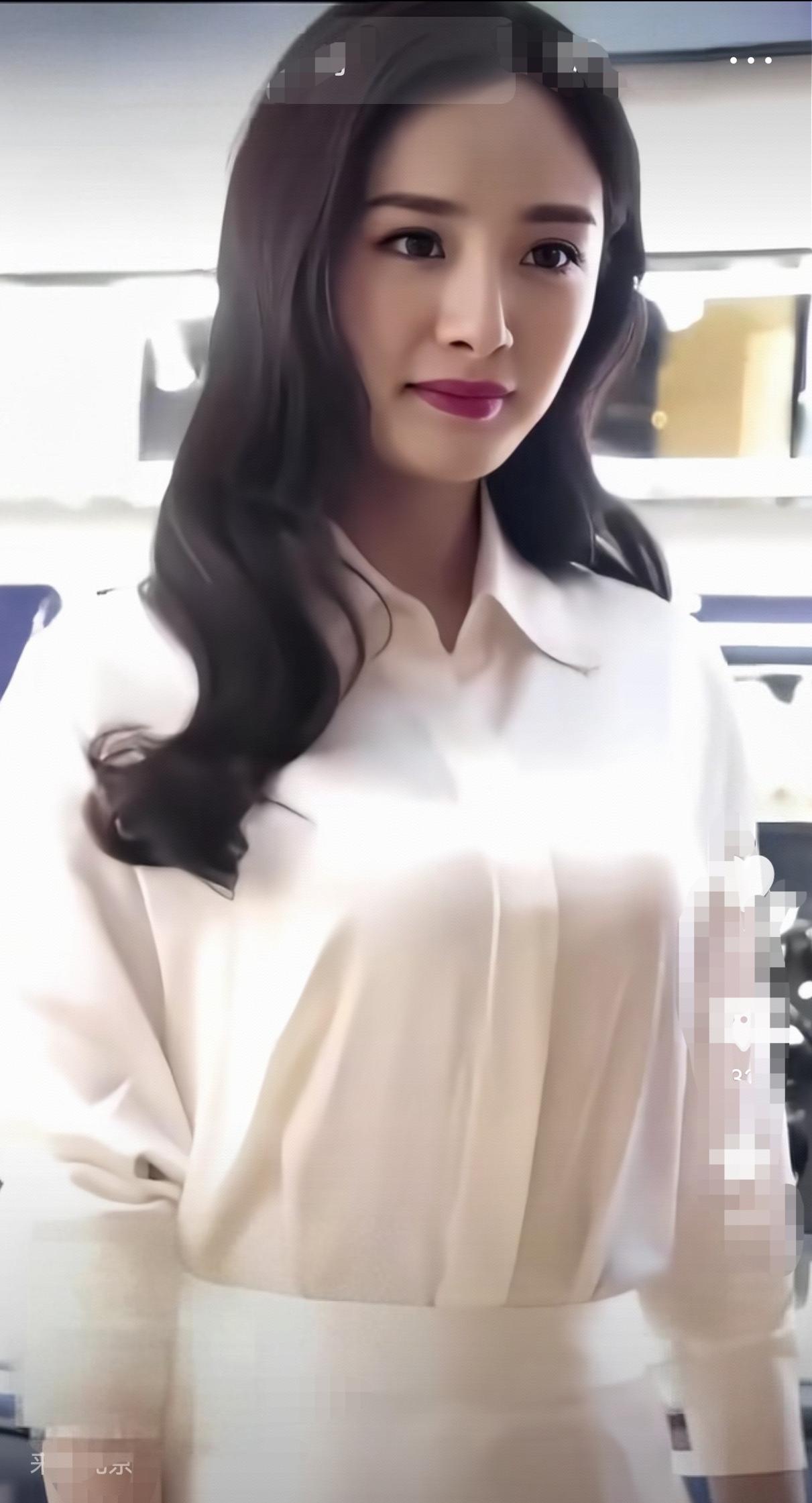 让这样的美女一个人生活，是天下男人的耻辱。