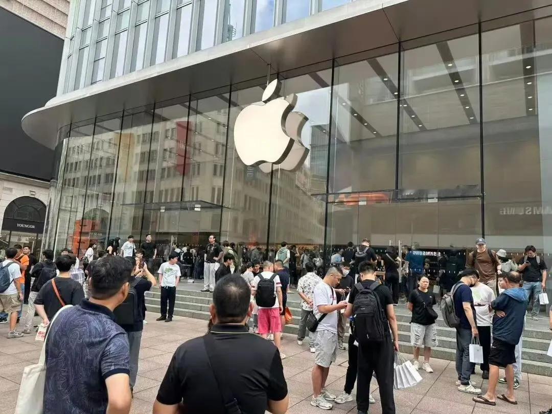 iPhone18Pro刚开售就崩盘！黄牛哭晕：大G只剩车轱辘！疯了！iPh